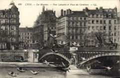 CPA Lyon Les Mouettes Pont Lafayette et Place des Cordeliers 