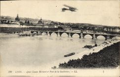 CPA Lyon Quai Claude Bernard et Pont de la Guillotiere Avion Aviation