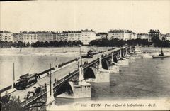 CPA Lyon Pont et Quai de la Guillotiere 