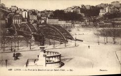 CPA Lyon Le Pont de la Boucle et vue sur Saint Clair 