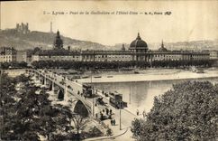CPA Lyon Pont de la Guillotiere et l'Hotel Dieu 