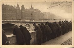 CPA Paris Il se passe quelque choue 