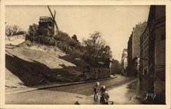 CPA Paris La Rue Lepic et le Moulin de la Galette 