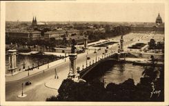 CPA Paris Le Pont Alexandre III et l'esplanade des Invalides 
