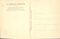 CPA Arles Bouches du Rhone Galerie du Cloitre de St Trophime 