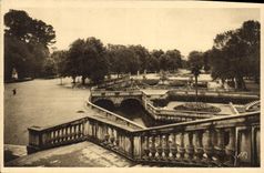 CPA Nimes Gard Jardin de la Fontaine Vue d'ensemble des Bains Romains 