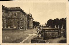 CPA La Douce France Chateau de Compiegne La Grande Terrasse 
