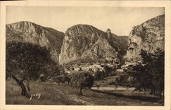 CPA Paysages et Pierres de Provence Vue generale de Moustiers Ste Marie 