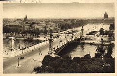 CPA Paris Le Pont Alexandre III et l'Esplanade des Invalides 