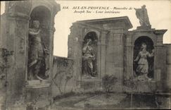 CPA Aix en Provence Mausolee de Joseph Sec Cour interieure 