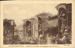 CPA Aix en Provence Interieur du Jardin du Monument sec 