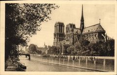 CPA Paris Notre Dame et le Dquare de l'Archeveche 