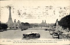 CPA Paris vue sur la Seine vers le Pont Alexandre la Tour Eiffel et le Trocadero 