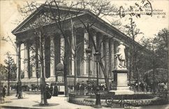 CPA Paris Eglise de la Madeleine statue de Jules Simon 