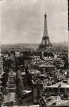 CPA Paris en Flanant la Tour Eiffel 