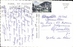 CPA Paris en Flanant la Tour Eiffel 