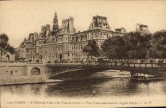 CPA Paris l'Hotel de Ville et le Pont d'Arcole 