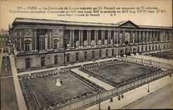 CPA Paris la Colonnade du Louvre executee par CL Perrault est composee de 25 Collones Corinthiennes 