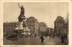 CPA Paris en flanant Place de la Republique 