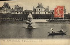 CPA Fontainebleau Le Jet d'eau du Parterre 