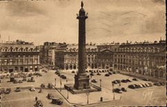 CPA Paris et ses Merveilles Place Vendome et colonne de la Grande Armee 