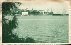 CPA Sainte Maxime sur Mer Var Un coin artistique sur le port 