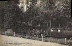 CPA Le Mans Un coin du Jardin des Plantes 