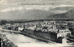 CPA Grenoble vue generale et les Alpes le Tuillefer 