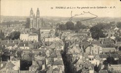 CPA Tours I et L vue generale vers la Cathedrale 