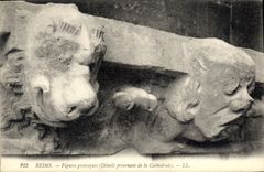 CPA Reims Figures grotesque details provenant de la Cathedrale 