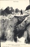 CPA Les Alpes Massif du Pelvoux Une Crevasse Pic de la Pipe et Pic Coolidge 