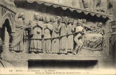 CPA Reims la Cathedrale Les Damnes Details du Tympan du Portail du Jugement dernier 