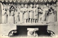 CPA Cathedrale de Reims Bas Relief occupant la Partie gauche de la Porte du Transept septentrional e