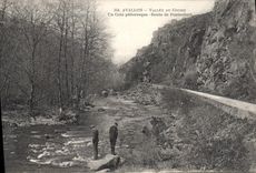 CPA Avallon vallee du Cousin Un coin pittoresque Route de Pontaubert 