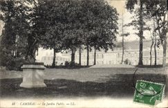 CPA Cambrai Le Jardin Public 