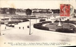 CPA Tours La Place des Arts Les Squares Rabelais et Descartes La Loire et le Pont de Pierre 