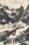 CPA Les Alpes Massif du Pelvoux Sur le Glacier noir Au fond le Fifre et le Col des Avalanches 