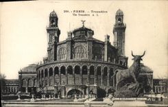 CPA Paris Trocadero Taureau