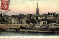 CPA Saint Malo Le Quai et la Grande Porte Bateau
