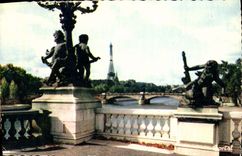CPA Paris La Tour Eiffel vue de la Place de la Concorde 