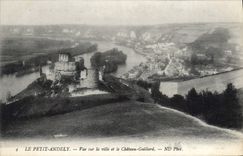 CPA Le Petit Andely Vue sur la ville et le Chateau Gaillard 