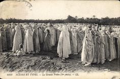 CPA Scenes et Types La Grande Priere 