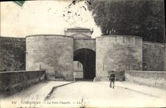 CPA Compiegne La Porte Chapelle 