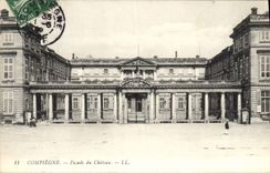 CPA Compiegne Facade du Chateau 