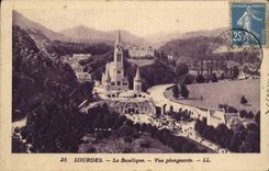 CPA Lourdes la Basilique vue Plongeante 