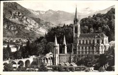 CPA Pyrenees Ocean Lourdes les Rampes et la Basilique au Fond l'Ardiden 