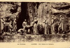 CPA Les Pyrenees Lourdes XIV station du Calvaire 