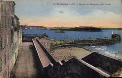 CPA St Malo I et V vue sur les Remparts Cote Ouest 