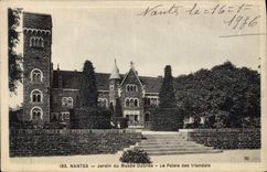 CPA Nantes Jardin du Musee Dobree le Palais des Iriandals 