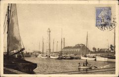 CPA Les Belles Places Normandes le Port et les Yachts au centre le Phare Ouistreham Riva Bella 
